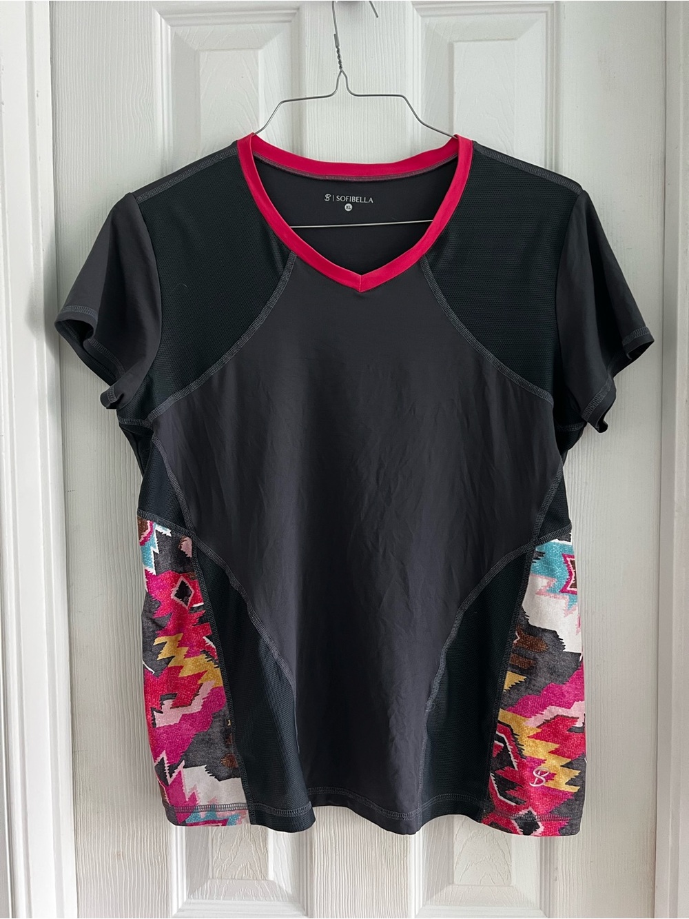 Sofibella Gray & Pink V-Neck Athletic Top